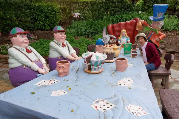 A Mad Tea Party (5)